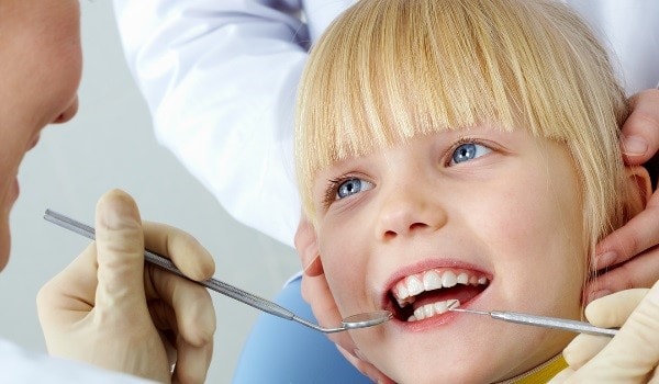 лечение кариеса зубов у детей в клинике Евродент, фото 1