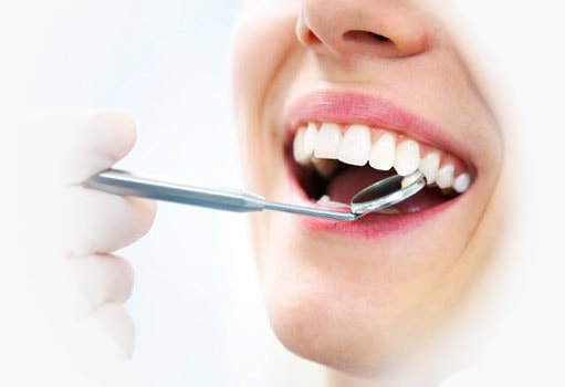 Качественное лечение зубов в клинике «Евродент», верхнее фото