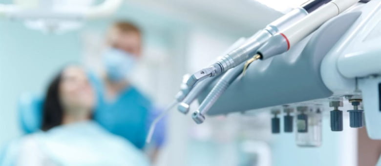 Технология лечения кариеса InnoDent: как это работает, изображения с инструментами стоматолога, Евродент фото 2